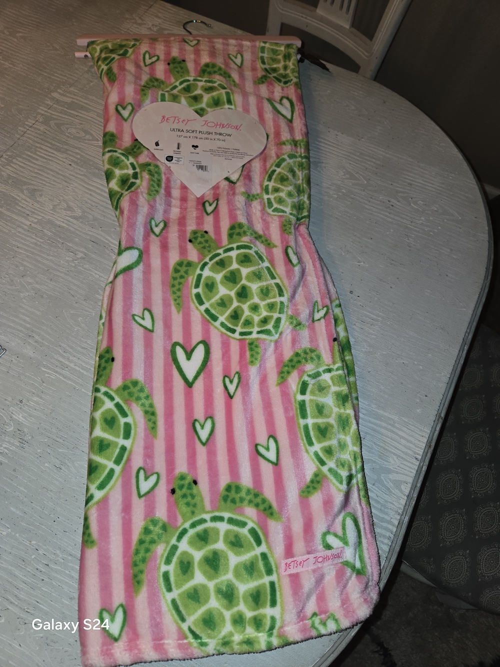 Betsey Johnson Pink & Green Turtle Plush Throw 50 Inch X 70 Inch New